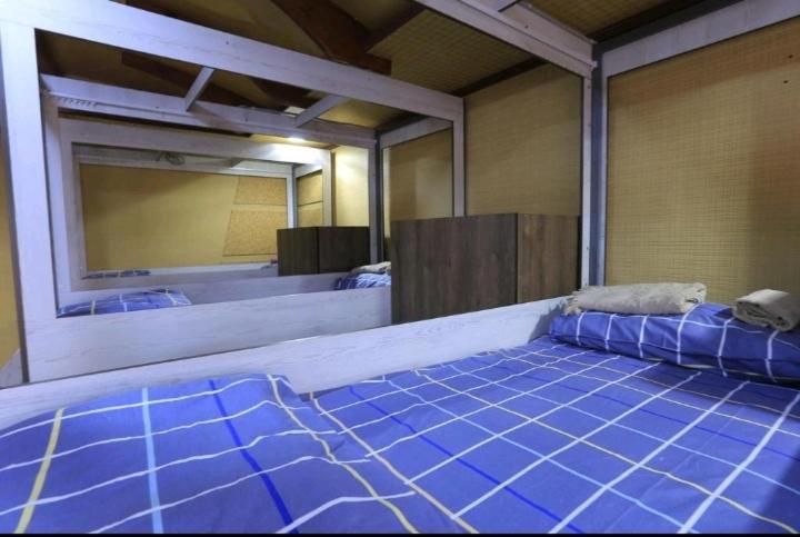 Yellow Hostel 杜尚别 外观 照片