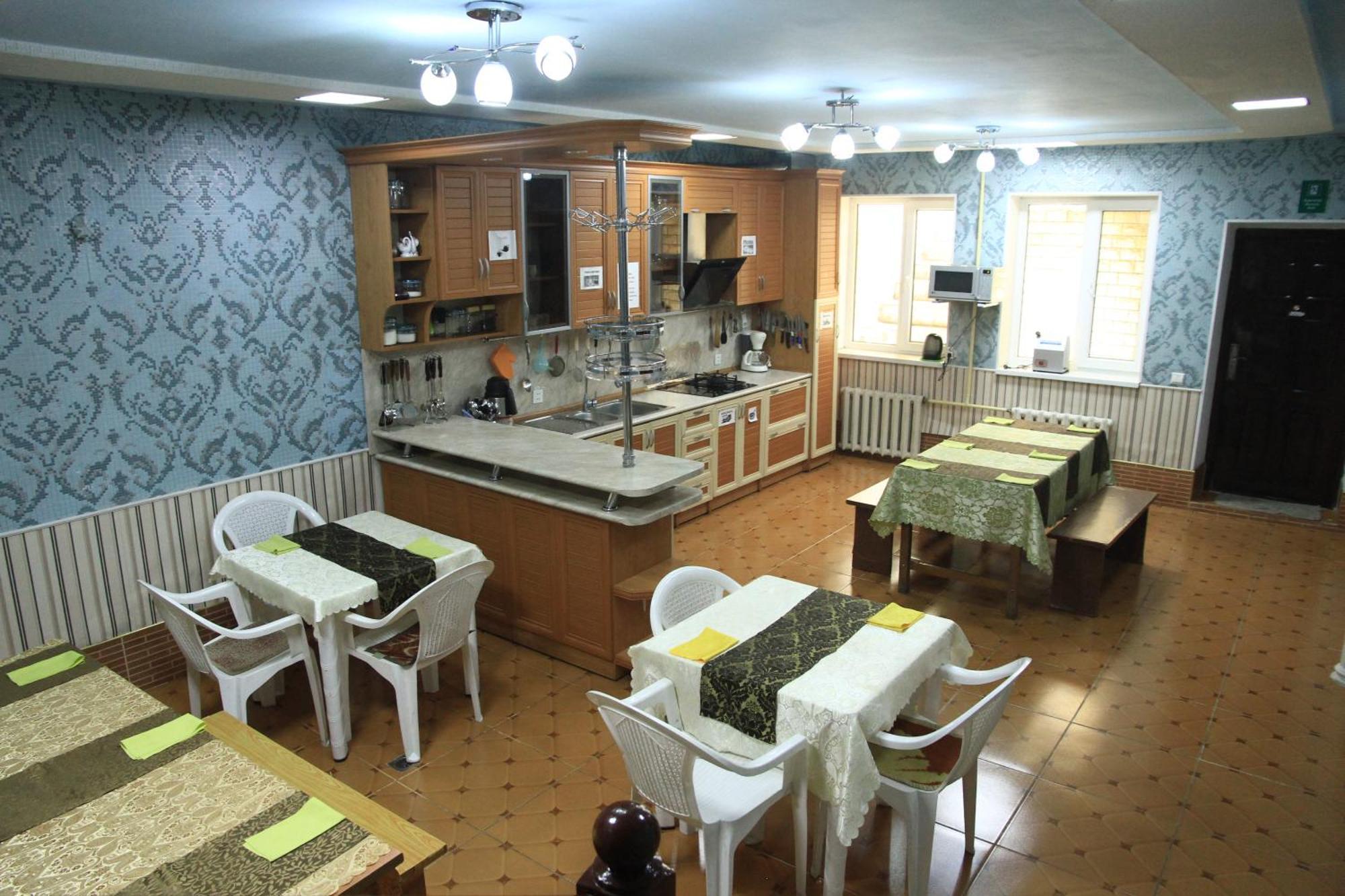 Yellow Hostel 杜尚别 外观 照片