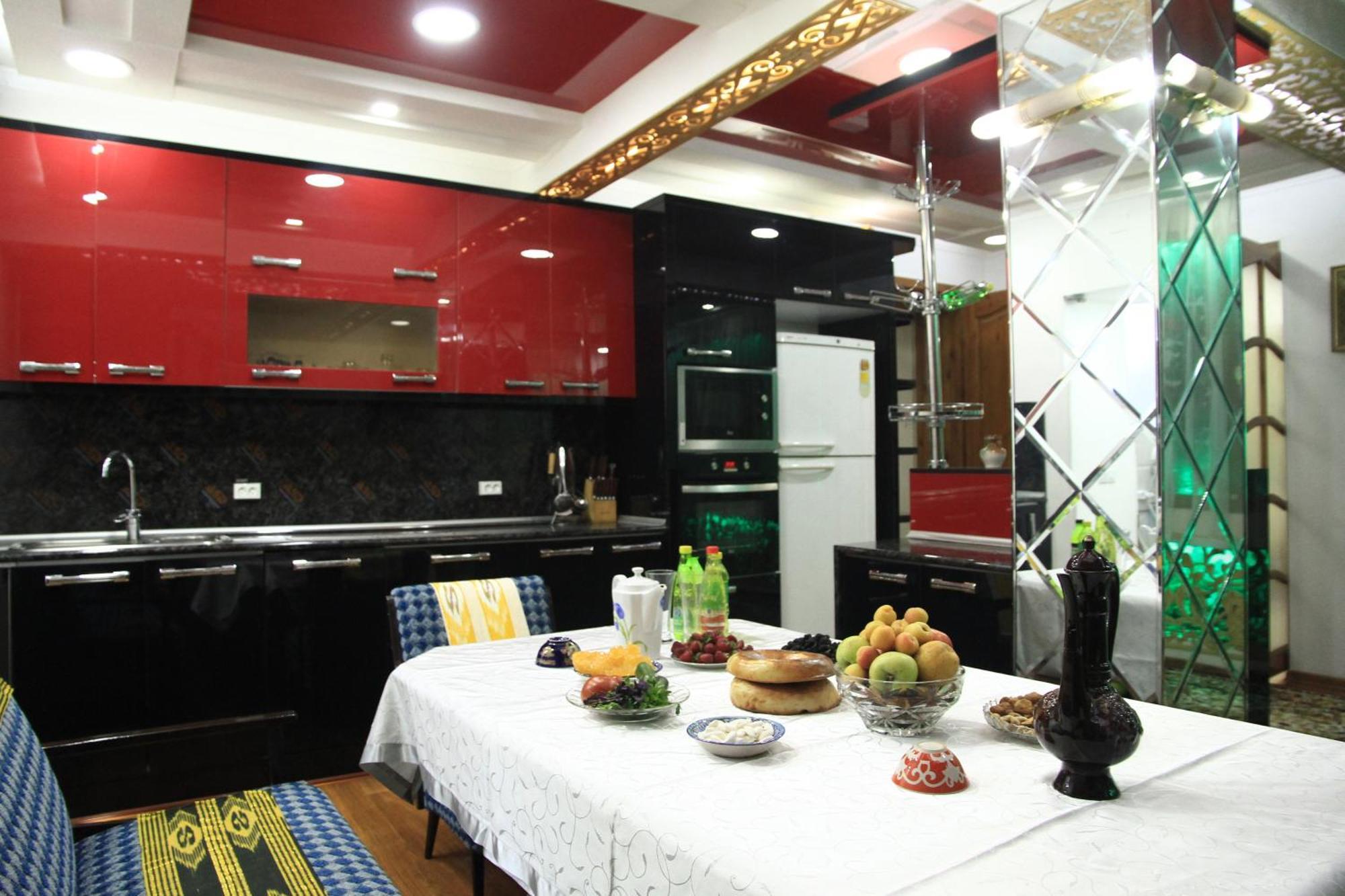 Yellow Hostel 杜尚别 外观 照片
