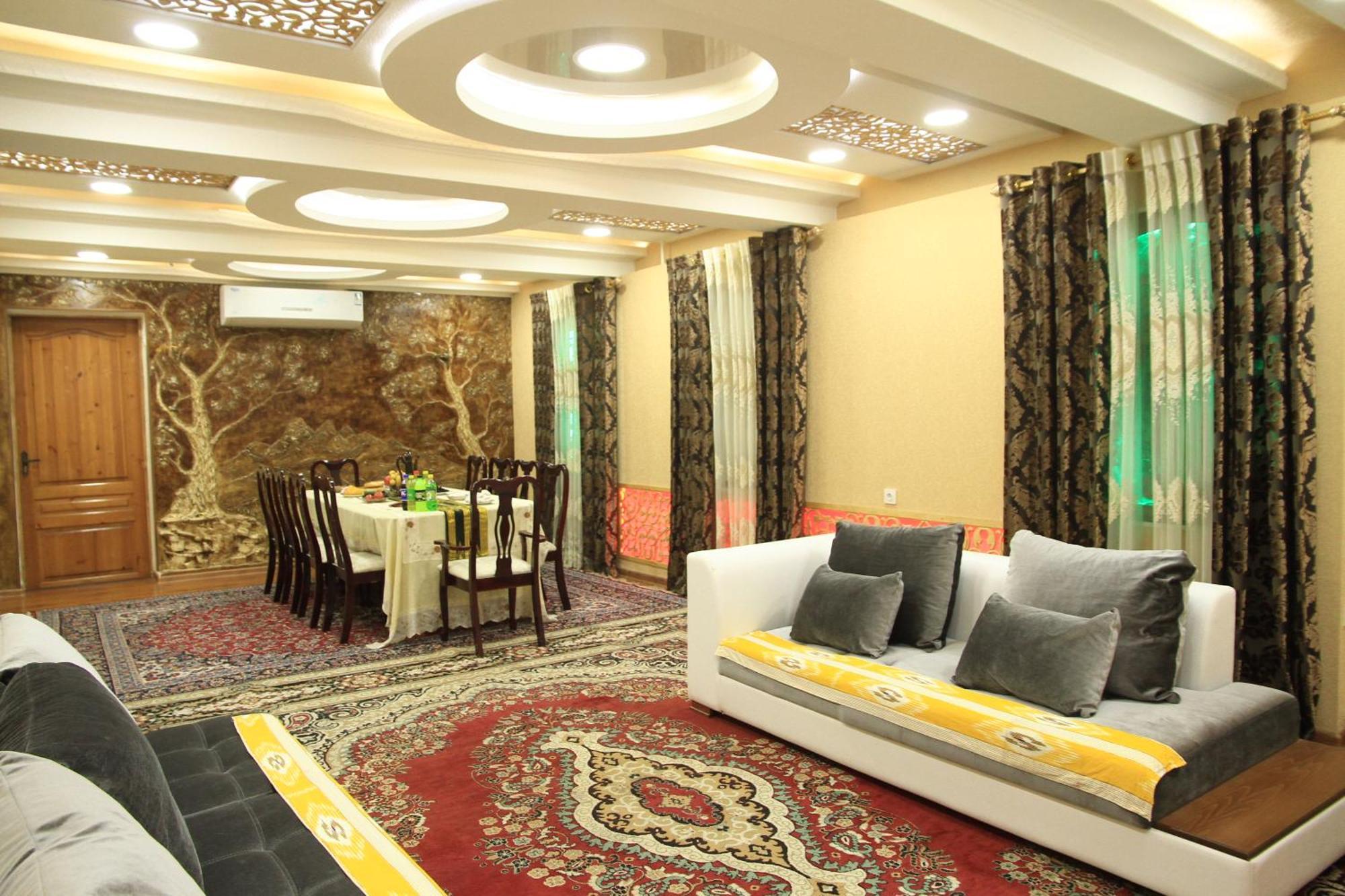 Yellow Hostel 杜尚别 外观 照片