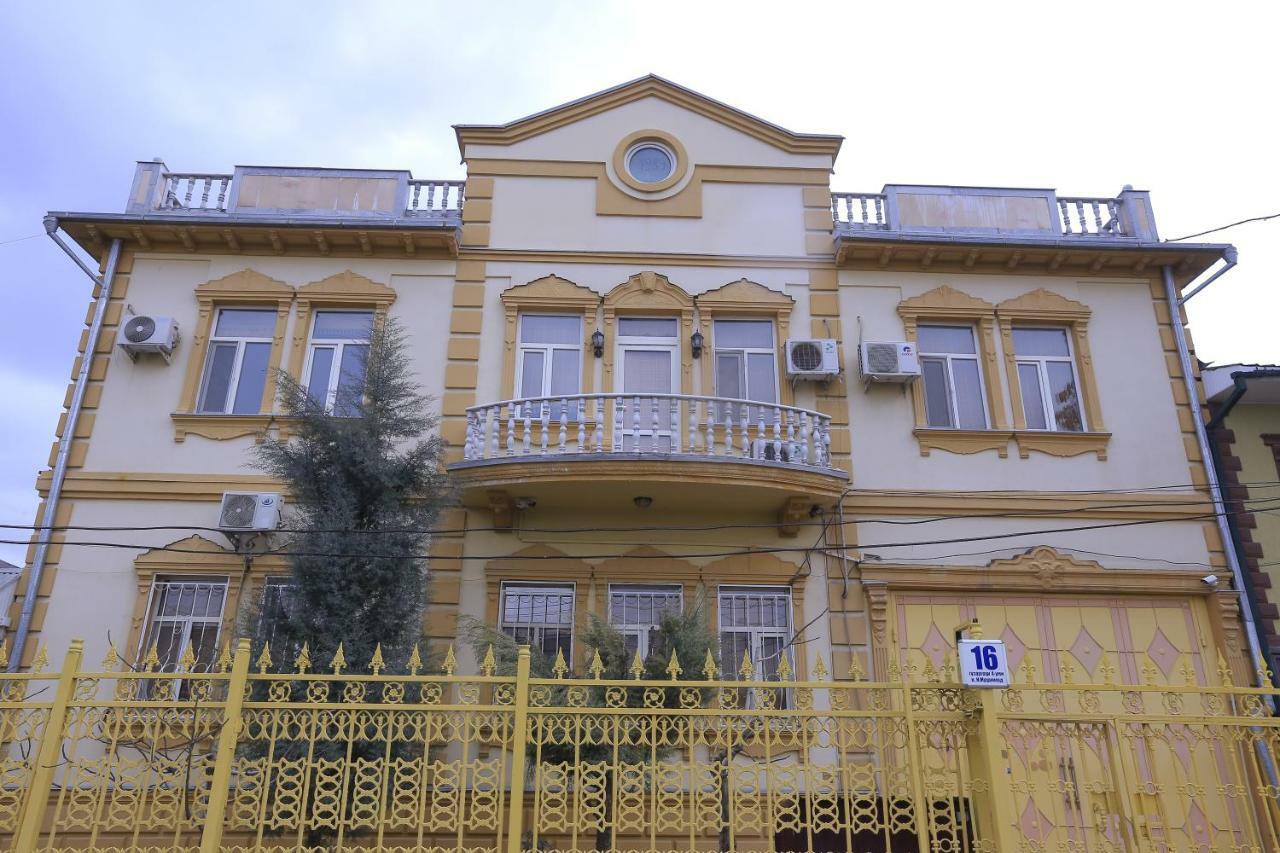 Yellow Hostel 杜尚别 外观 照片