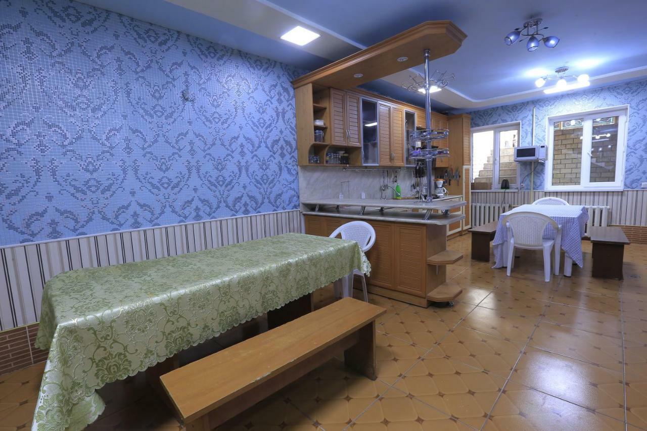 Yellow Hostel 杜尚别 外观 照片