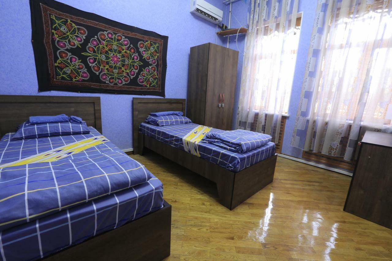 Yellow Hostel 杜尚别 外观 照片