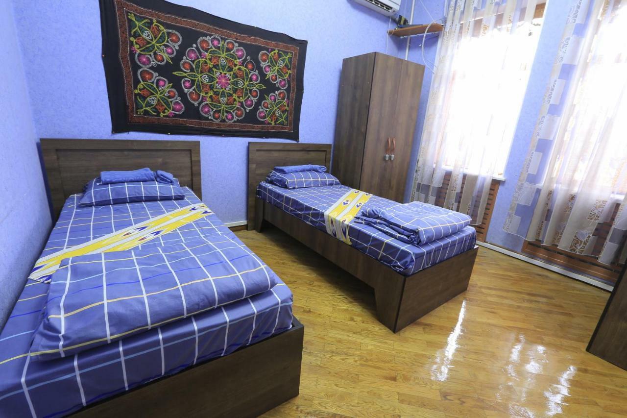 Yellow Hostel 杜尚别 外观 照片