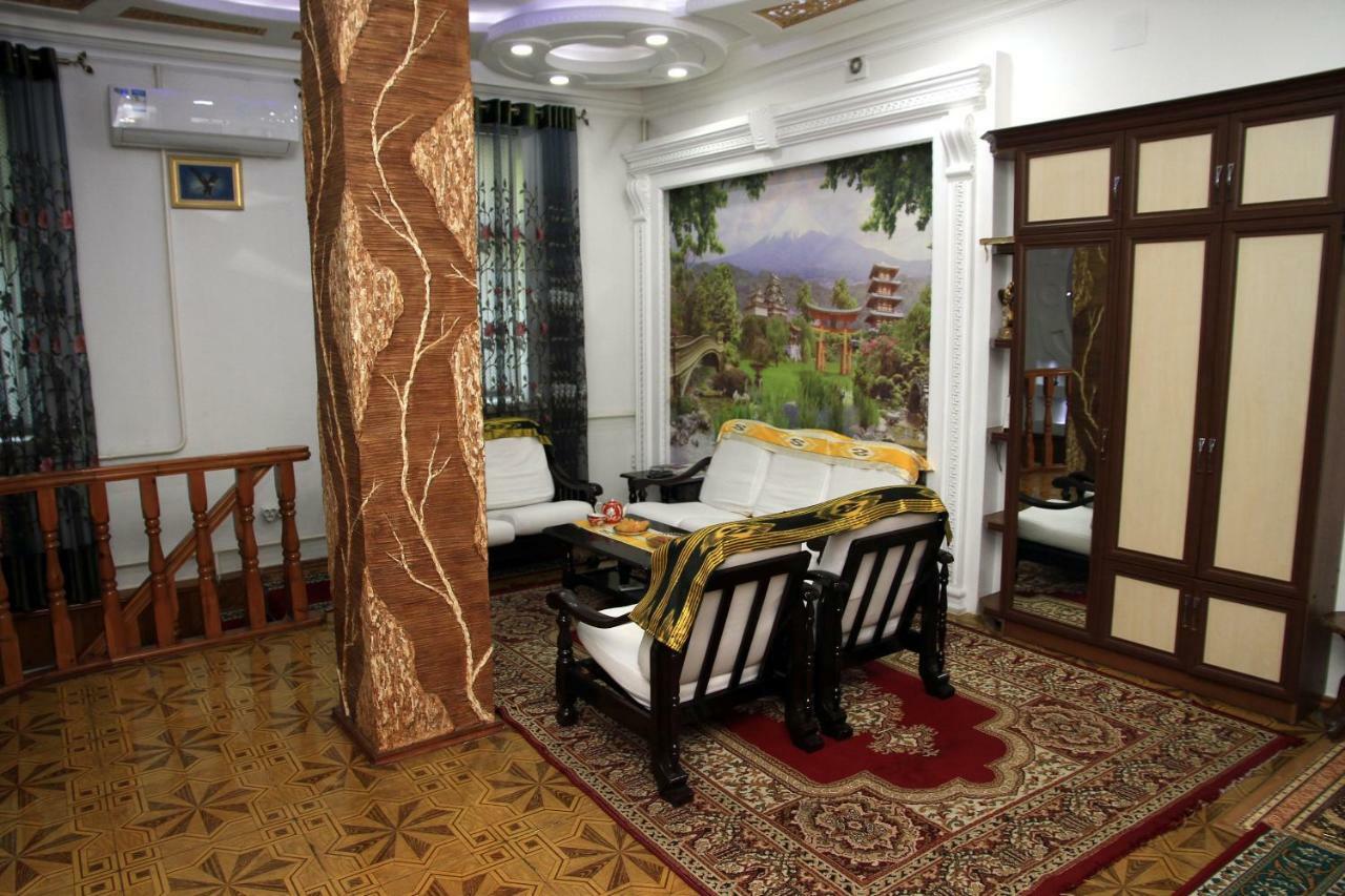 Yellow Hostel 杜尚别 外观 照片